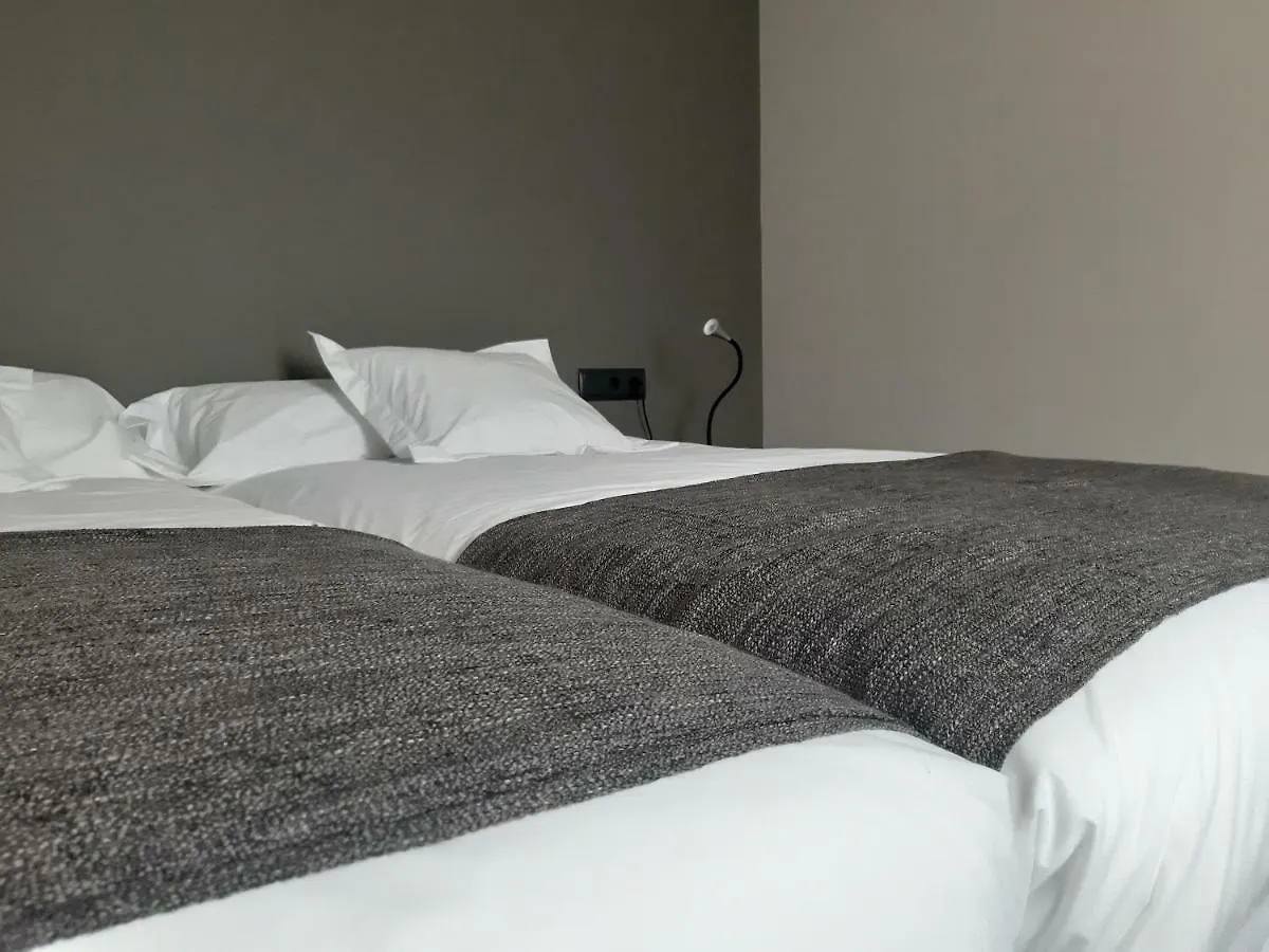Hotel Els Avets De كامبروذون
